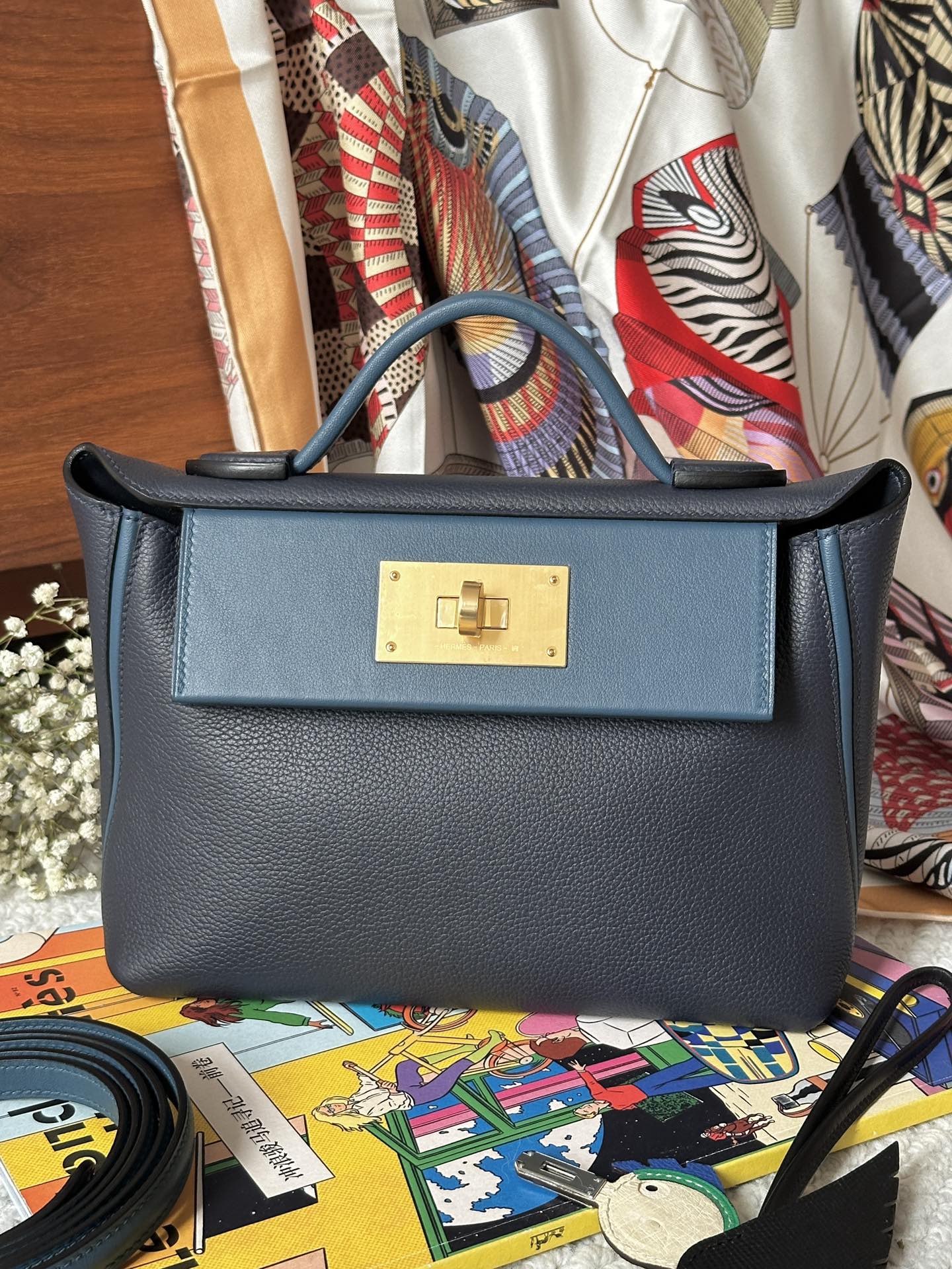 Hermes Kelly Mini 2424 21cm Handbag in Blue Nuit Mykonos Clemence Leather 